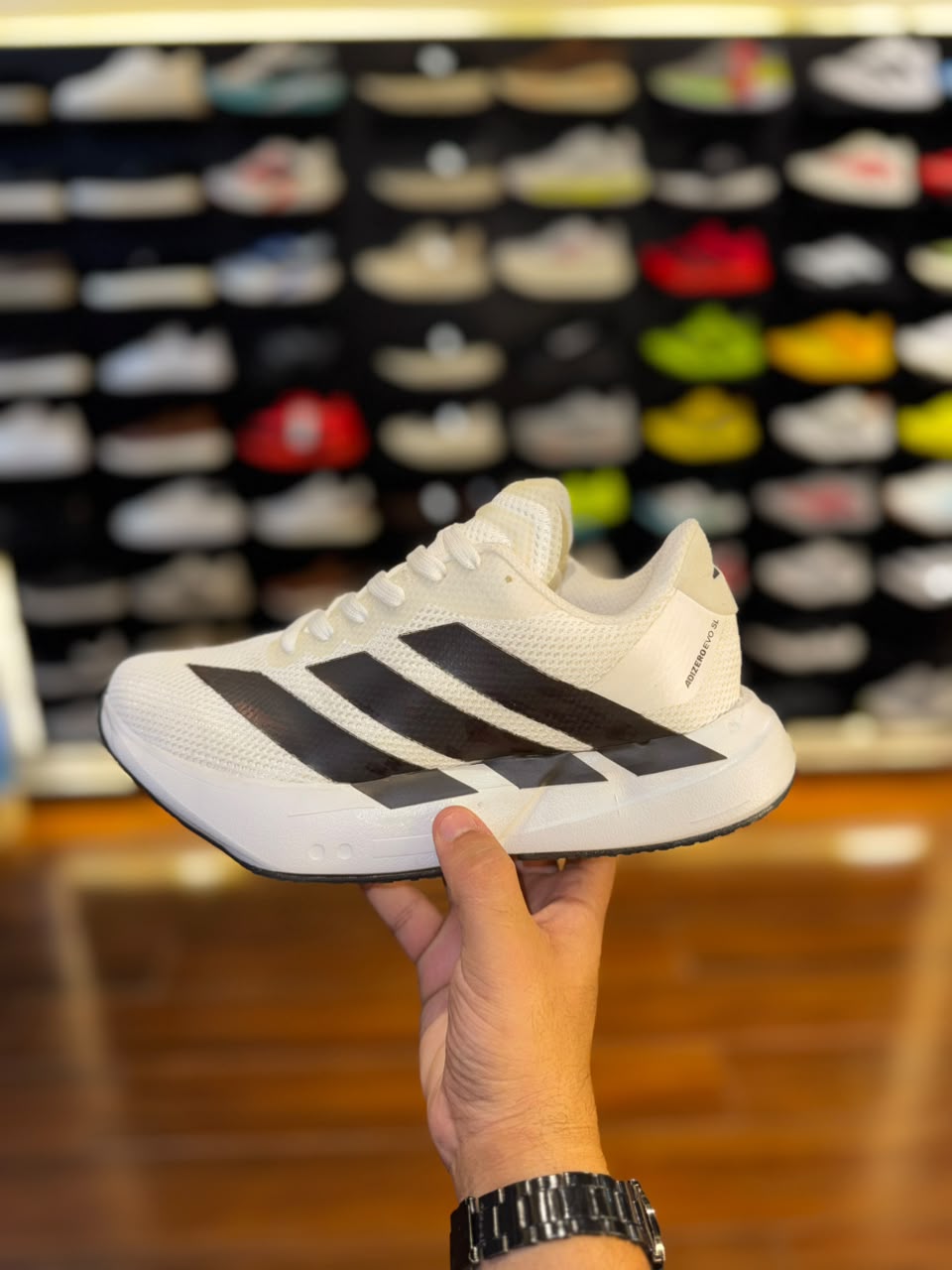 Adizero adios pro 4 (branco com preto)