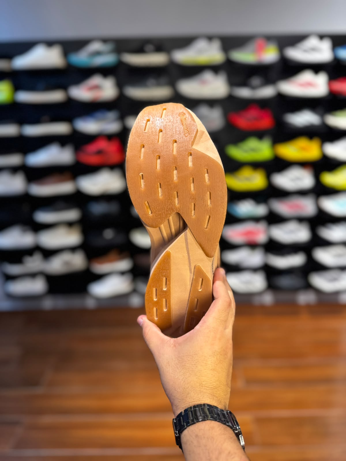 Adizero Boston 13 caramelo