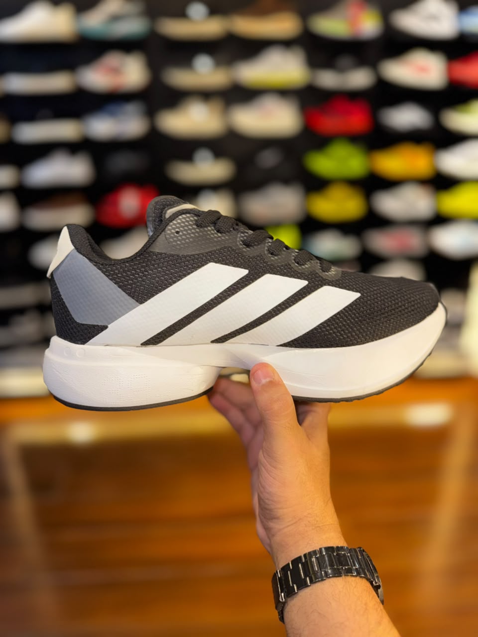 Adizero adios pro 4 (preto com branco)