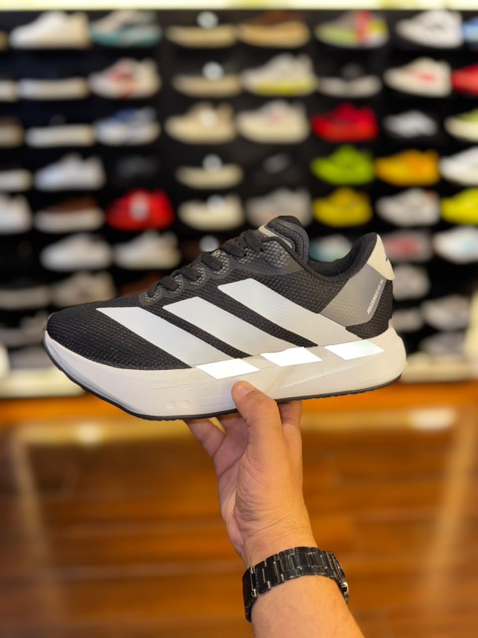 Adizero adios pro 4 (preto com branco)