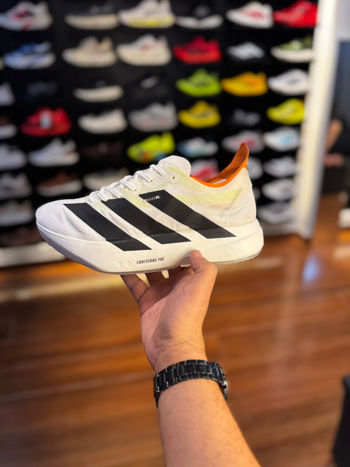 ADIZERO adios pro 4 importado (branco com Laranja)